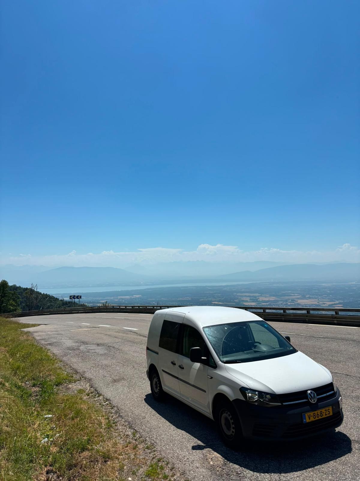 Praevion Logistics Volkswagen Caddy bij Mont Jura in Frankrijk